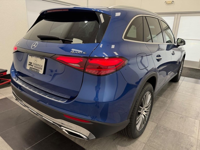 Mercedes-Benz GLC Vehicle Image 2
