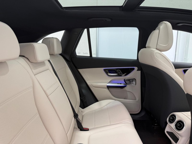 Mercedes-Benz GLC Vehicle Image 4