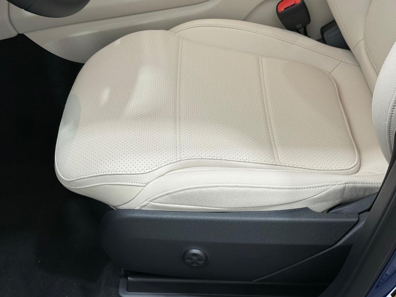 Mercedes-Benz GLC Vehicle Image 16
