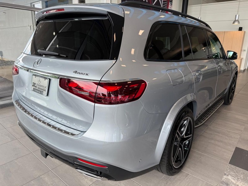 Mercedes-Benz GLS Vehicle Image 2