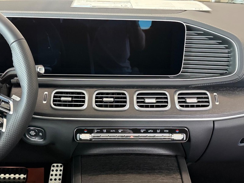 Mercedes-Benz GLS Vehicle Image 6