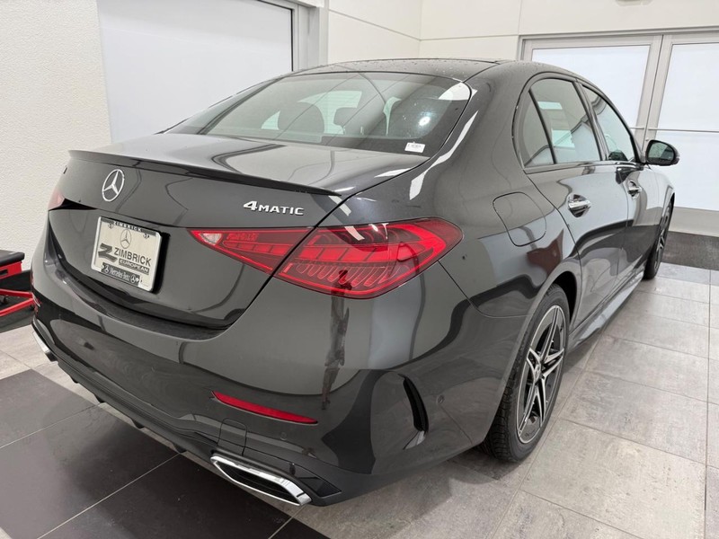 Mercedes-Benz C-Class Vehicle Image 2
