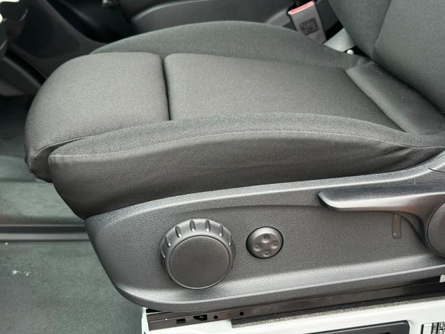 Mercedes-Benz Sprinter Van Vehicle Image 27