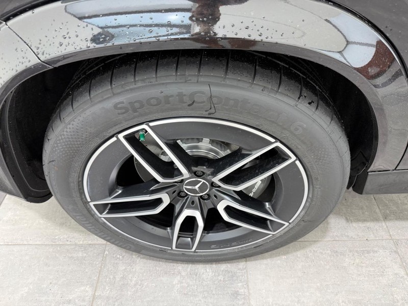 Mercedes-Benz GLE Vehicle Image 3
