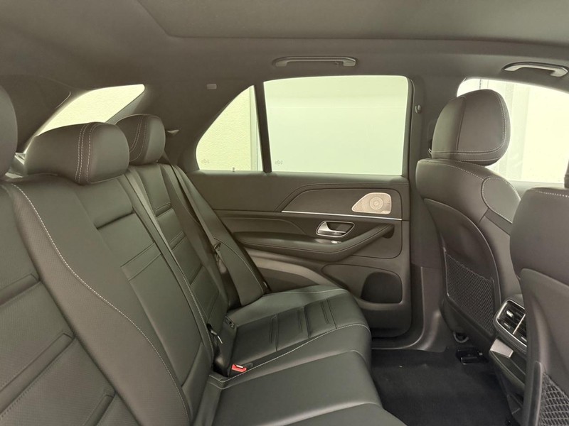 Mercedes-Benz GLE Vehicle Image 5