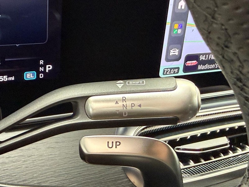 Mercedes-Benz GLE Vehicle Image 13