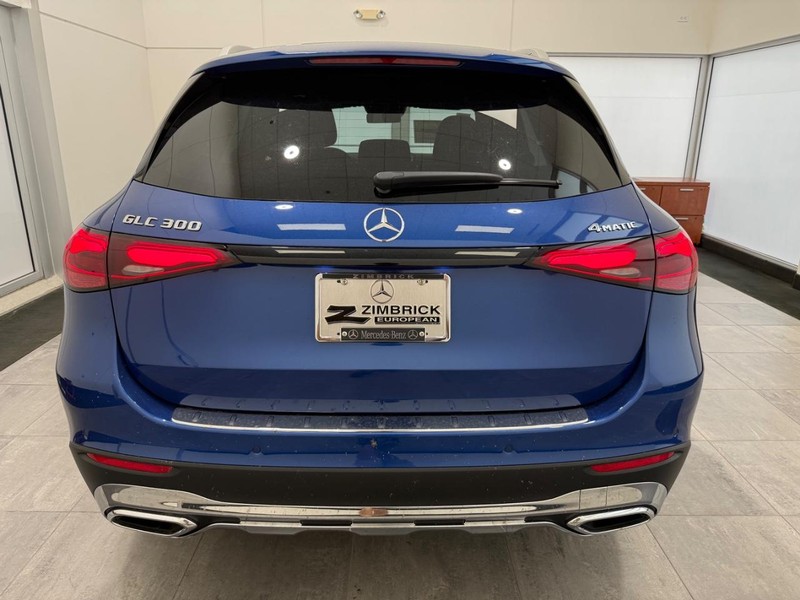 Mercedes-Benz GLC Vehicle Image 3