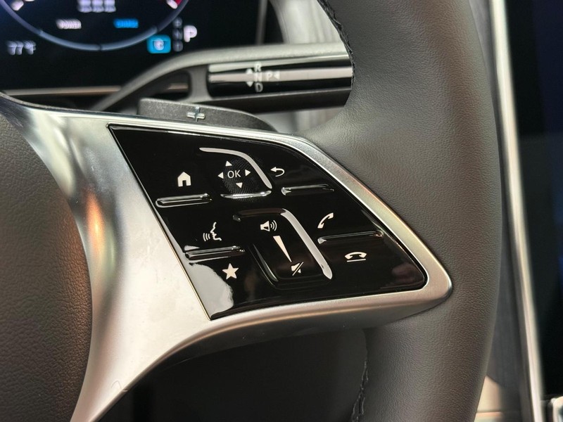 Mercedes-Benz GLC Vehicle Image 13