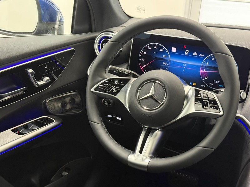 Mercedes-Benz GLC Vehicle Image 25