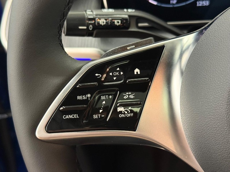 Mercedes-Benz GLC Vehicle Image 28