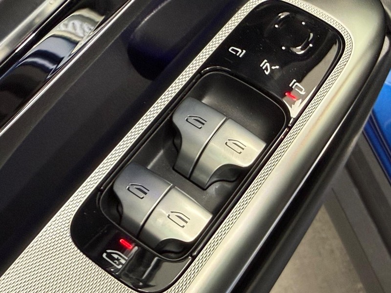 Mercedes-Benz GLC Vehicle Image 32