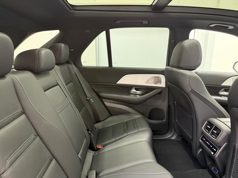 Mercedes-Benz GLE Vehicle Image 5