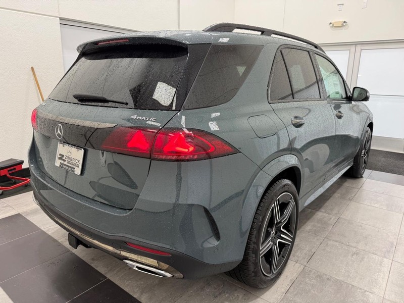 Mercedes-Benz GLE Vehicle Image 2