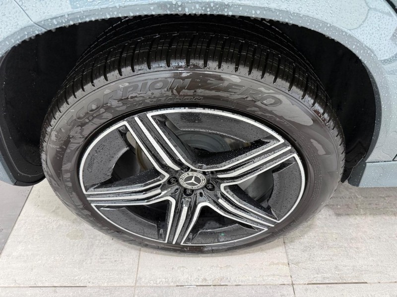 Mercedes-Benz GLE Vehicle Image 4
