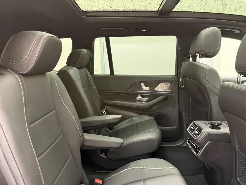Mercedes-Benz GLS Vehicle Image 5