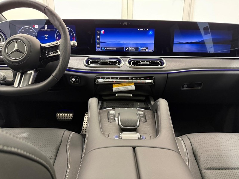 Mercedes-Benz GLS Vehicle Image 6