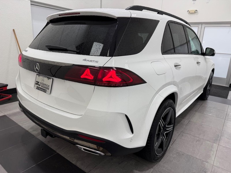 Mercedes-Benz GLE Vehicle Image 2