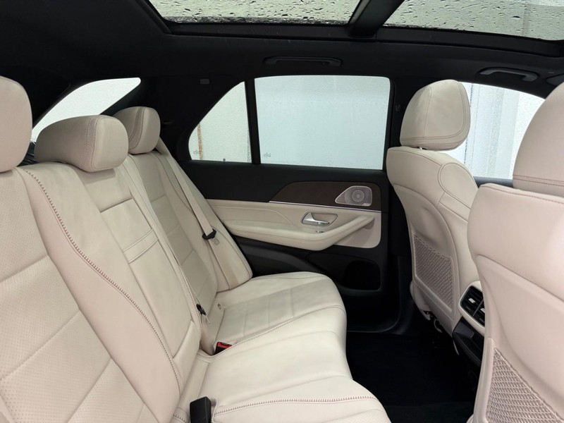 Mercedes-Benz GLE Vehicle Image 4