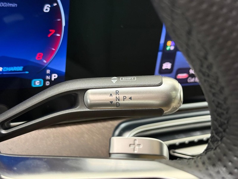 Mercedes-Benz GLE Vehicle Image 12