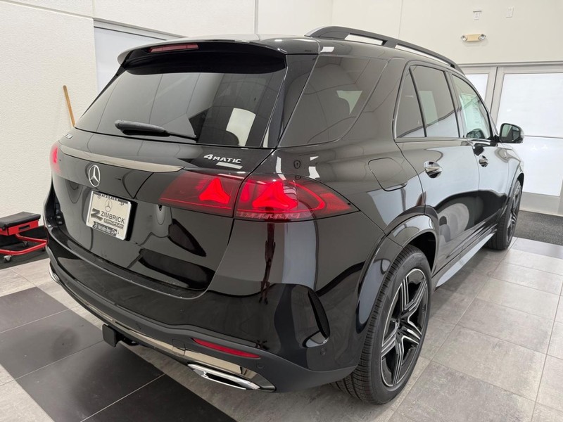 Mercedes-Benz GLE Vehicle Image 2