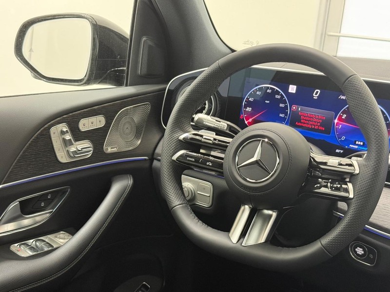 Mercedes-Benz GLE Vehicle Image 8