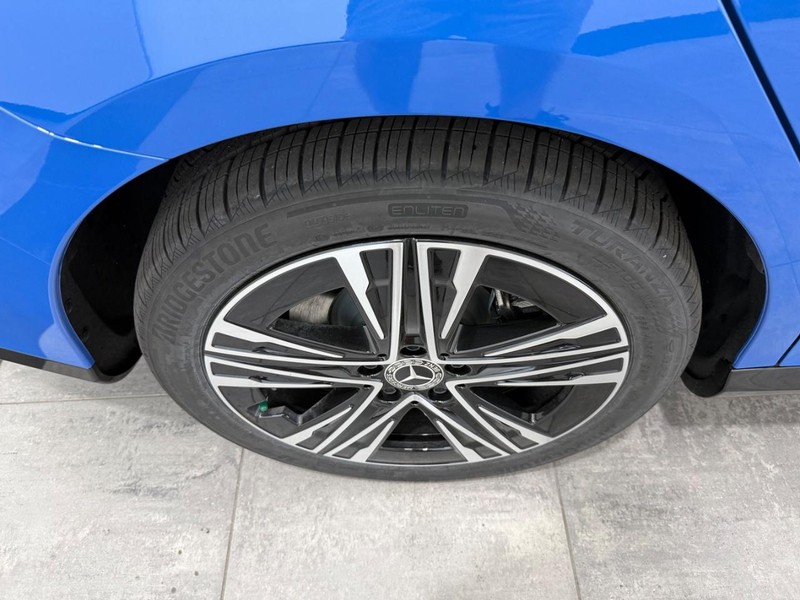 Mercedes-Benz CLA Vehicle Image 3