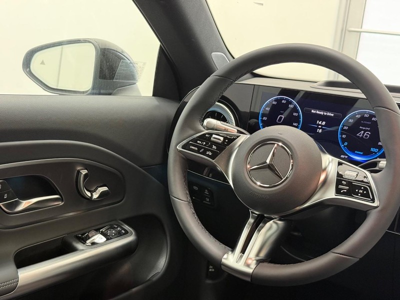 Mercedes-Benz CLA Vehicle Image 8