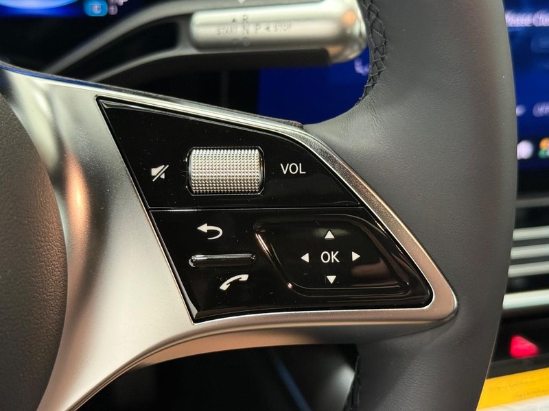 Mercedes-Benz CLA Vehicle Image 11