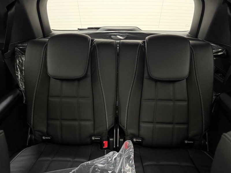 Mercedes-Benz GLS Vehicle Image 6