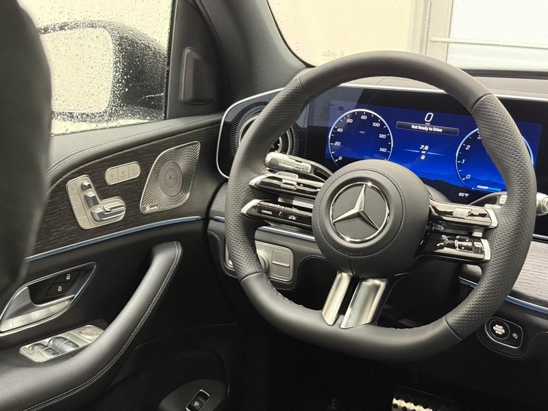 Mercedes-Benz GLS Vehicle Image 10