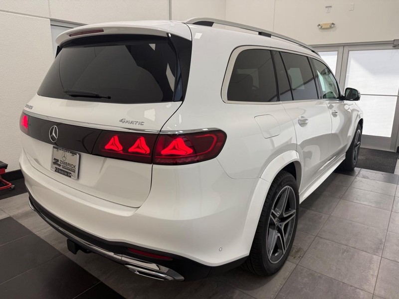 Mercedes-Benz GLS Vehicle Image 2