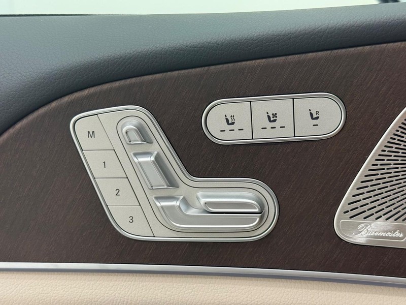 Mercedes-Benz GLS Vehicle Image 10