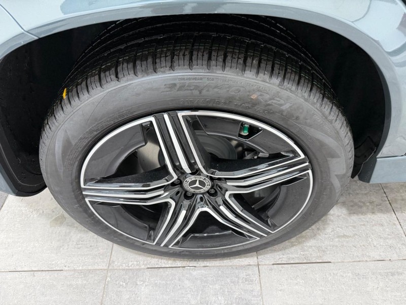 Mercedes-Benz GLE Vehicle Image 3