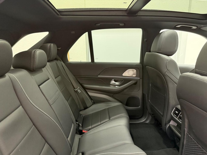 Mercedes-Benz GLE Vehicle Image 5