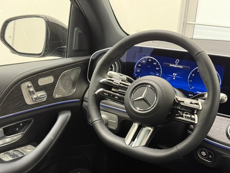 Mercedes-Benz GLE Vehicle Image 8