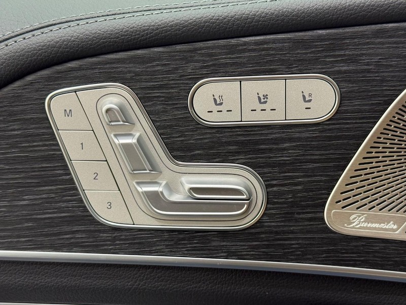 Mercedes-Benz GLE Vehicle Image 10