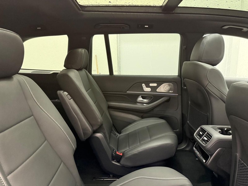 Mercedes-Benz GLS Vehicle Image 5