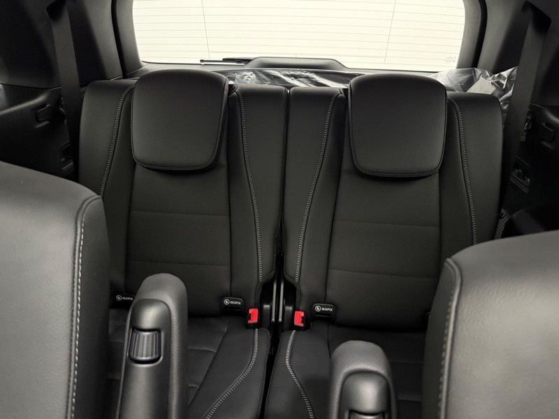 Mercedes-Benz GLS Vehicle Image 6