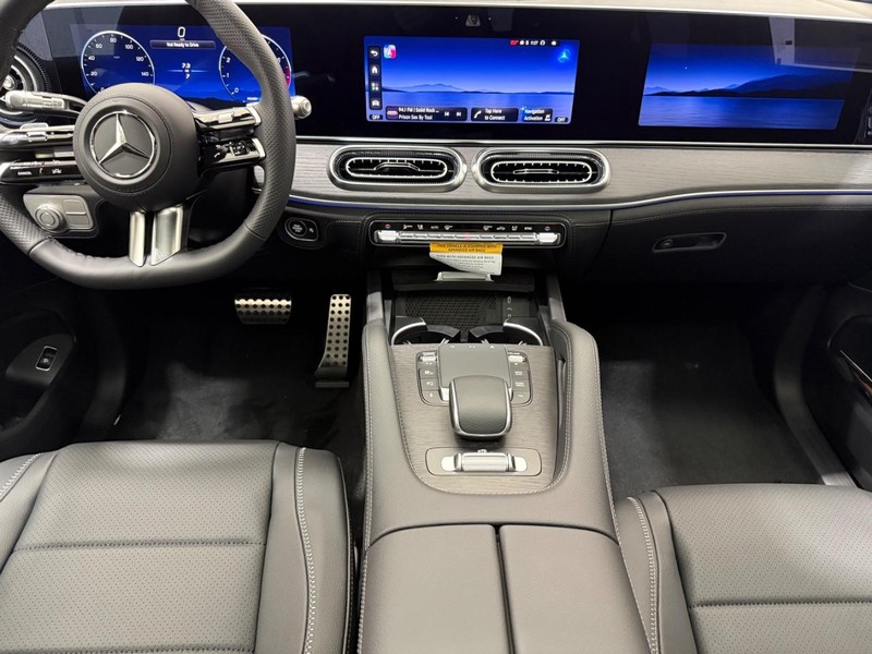 Mercedes-Benz GLS Vehicle Image 7
