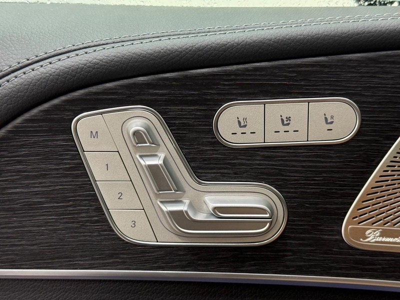 Mercedes-Benz GLS Vehicle Image 11