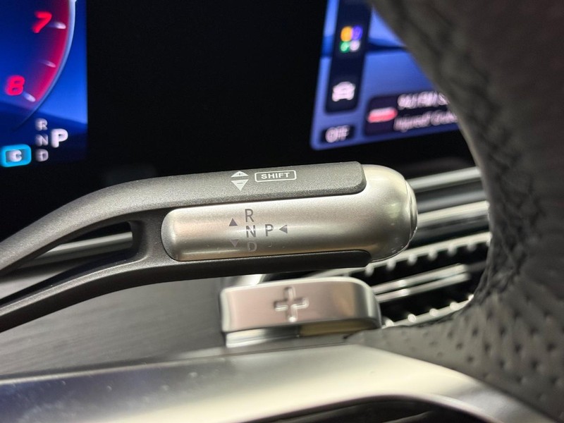 Mercedes-Benz GLS Vehicle Image 14