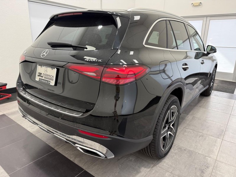Mercedes-Benz GLC Vehicle Image 2