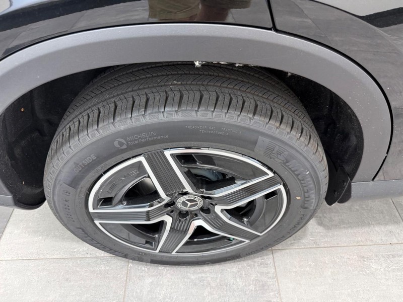 Mercedes-Benz GLC Vehicle Image 3