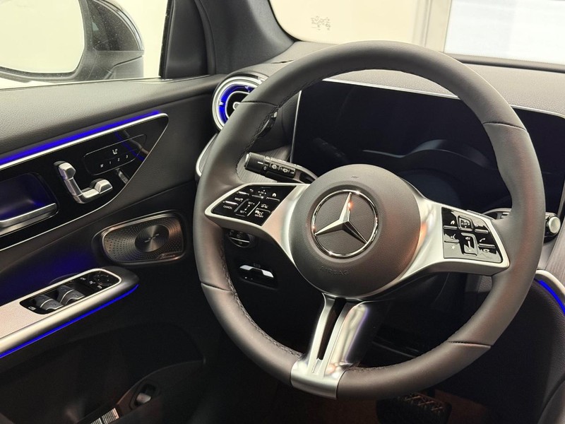 Mercedes-Benz GLC Vehicle Image 8
