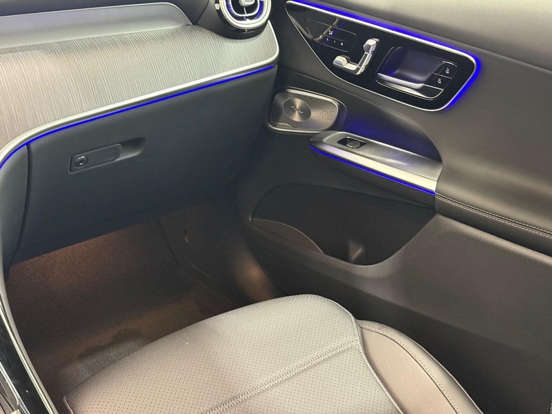 Mercedes-Benz GLC Vehicle Image 9