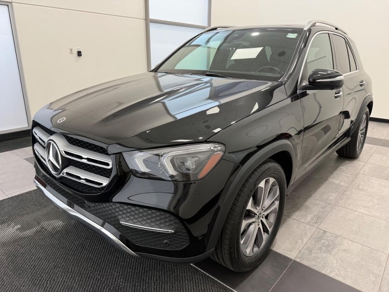 Mercedes-Benz GLE Vehicle Full-screen Gallery Image 06