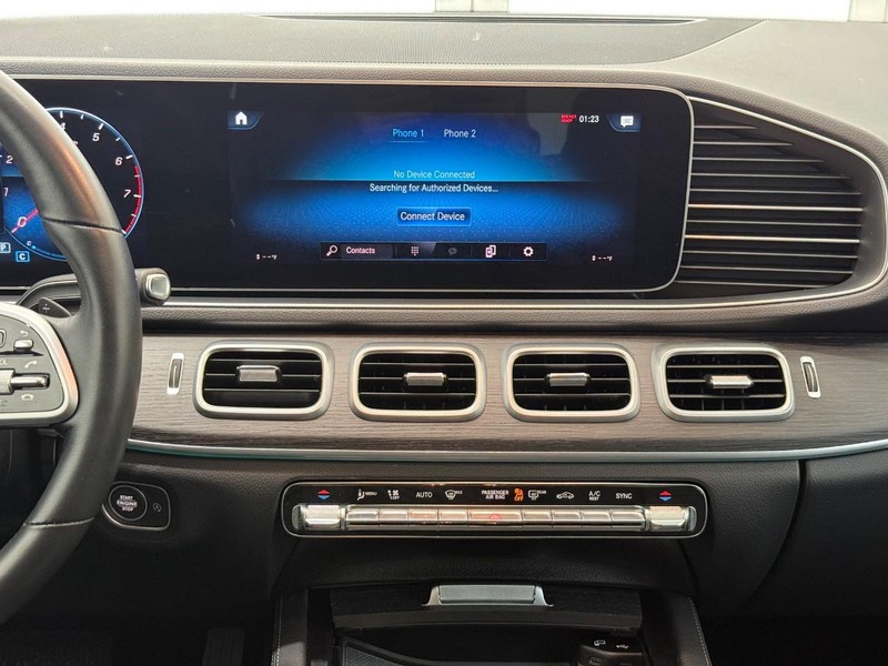 Mercedes-Benz GLE Vehicle Full-screen Gallery Image 10
