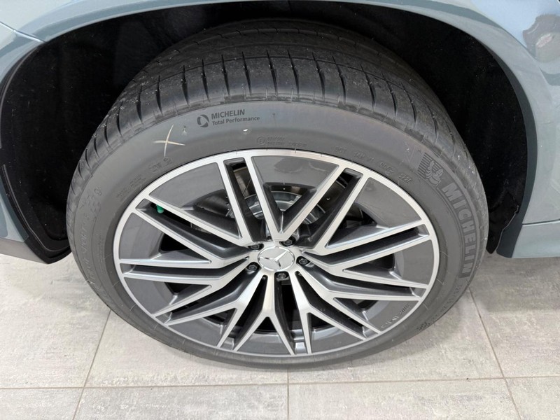 Mercedes-Benz GLE Vehicle Image 3