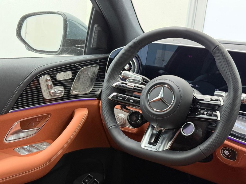 Mercedes-Benz GLE Vehicle Image 8