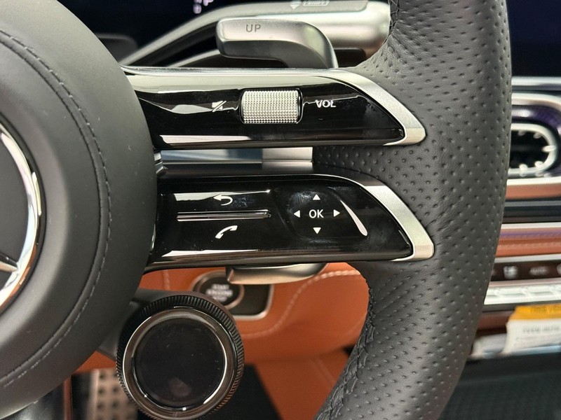 Mercedes-Benz GLE Vehicle Image 13